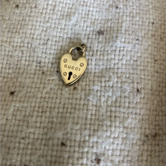 Gucci Gold Heart Key Charm - Picture 2 of 4